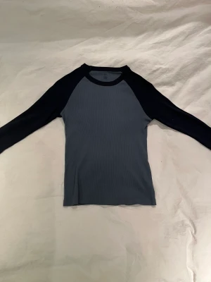 Topp från Brandy Melville  - Skriv för fler bilder eller om ni har några frågor 🤍