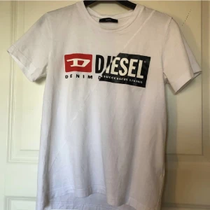 Diesel tröja - Tshirt från diesel i nyskick, endast använd vid fåtal tillfällen!
