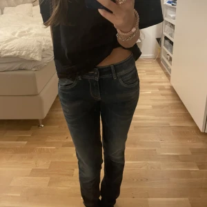 Pepe jeans  - Ursnygga pepe jeans i färgen marinblå, limited editions💕 säljer för dem är lite små