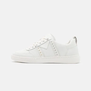Sneakers - Helt nya sneakers från maje! Säljer pågrund utav fel storlek. Köpt för 2145kr, säljer för 1200kr🫶🏼🫶🏼Kartongen kvar, väldigt bra pris🫶🏼