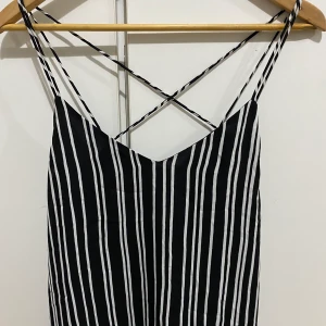 Linne med korsningen på ryggen  - Jättefint sommarlinne från H&M🖤🤍