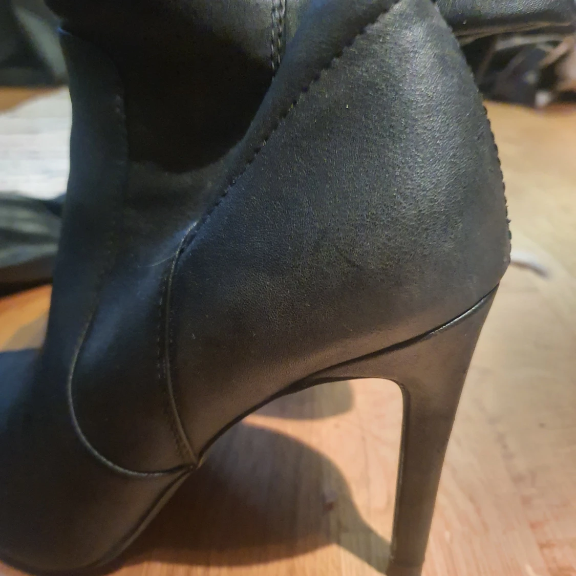 Höga skinnstövlar - 90