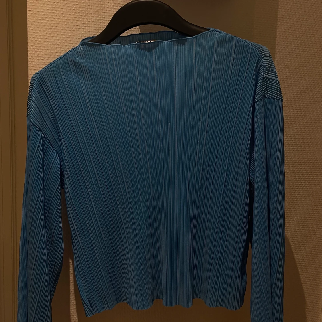 Blå blus från Monki  - 91