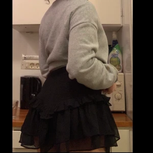 Söt kjol med volang  - Söt kjol med volang 