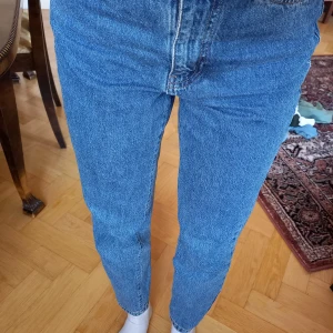 Ginatricot dagny jeans - Dagny mom-jeans storlek xs petite. Fint skick! 