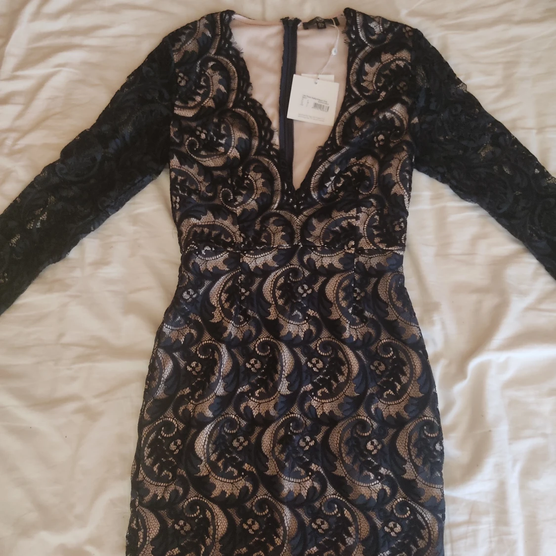 Svart spetsklänning - 91