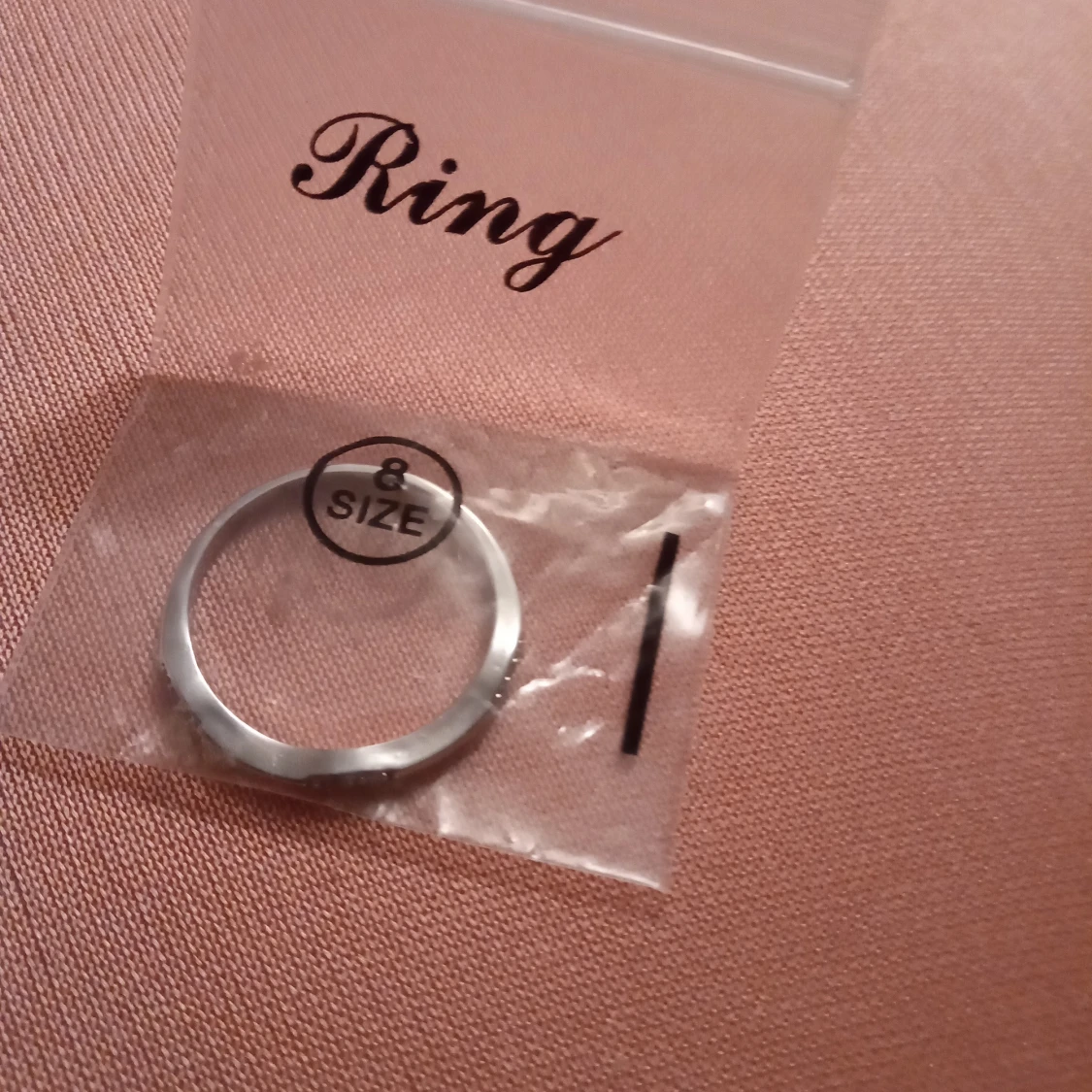 Ring silverfärgad stl 8. - 91