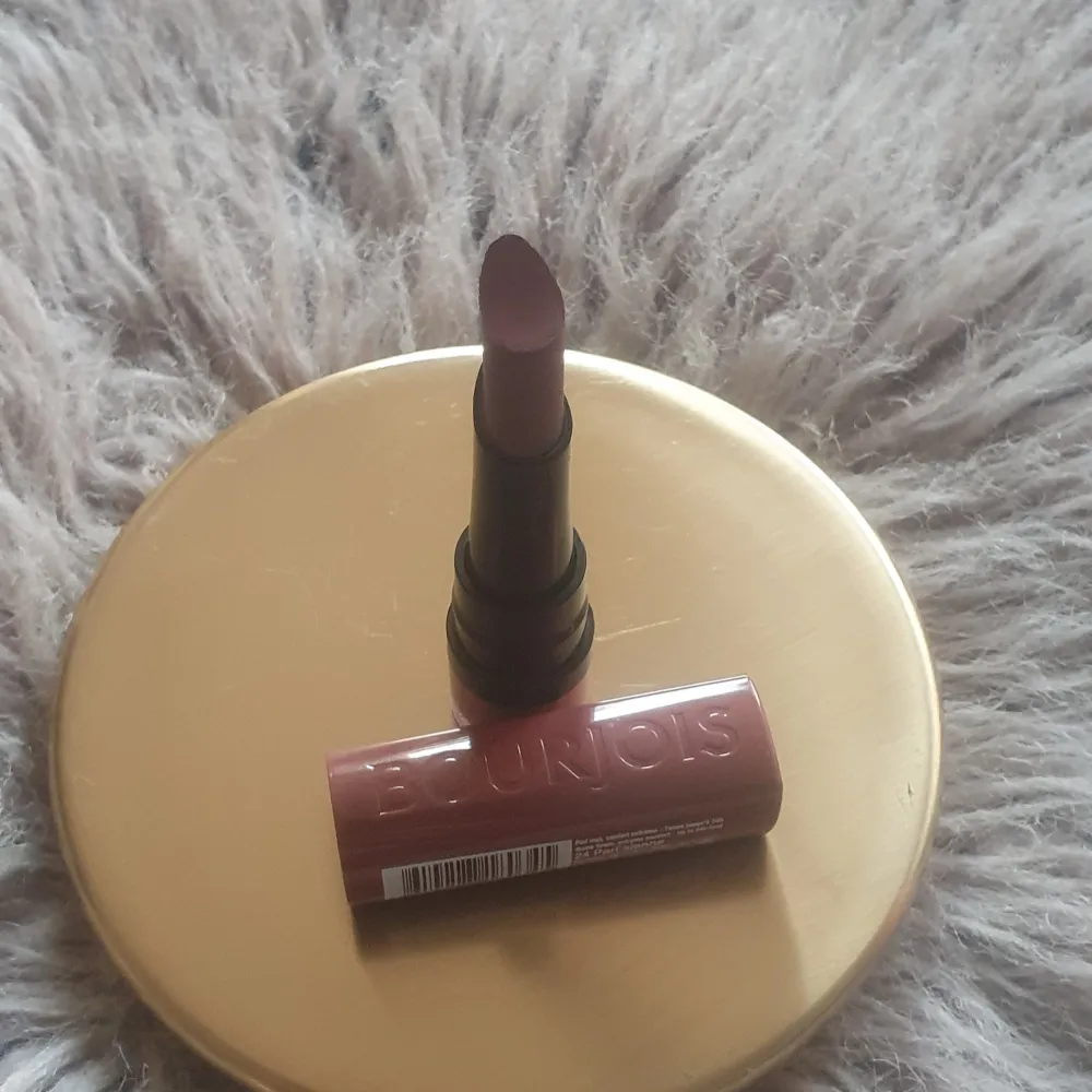 BOURJOIS Rouge velvet The lipstick 24_Brown Helt nytt o använd . Asusteet.