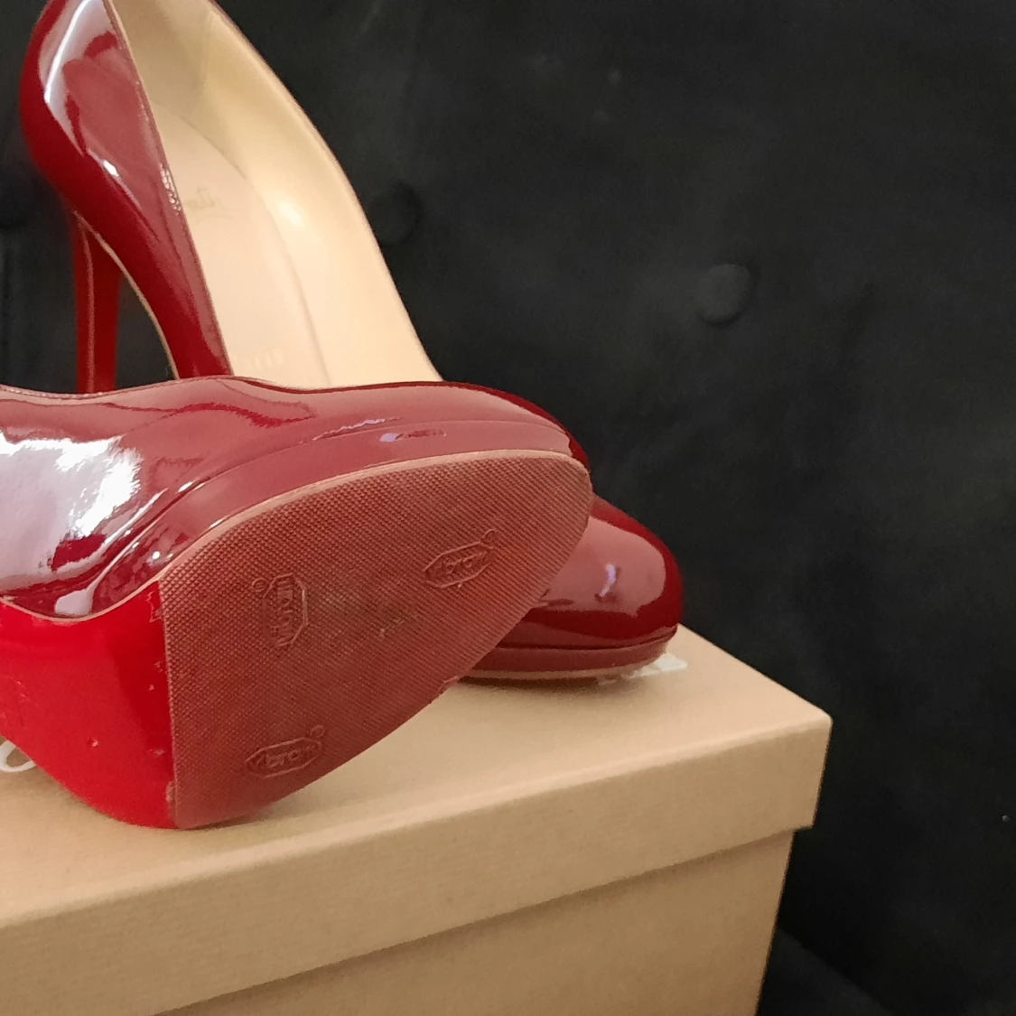 Christian Louboutin - 91