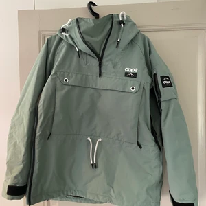Dope jacka  - Grön dope skidjacka i strl XS, använd tre gånger och i perfekt skick!☺️ nypris 1900