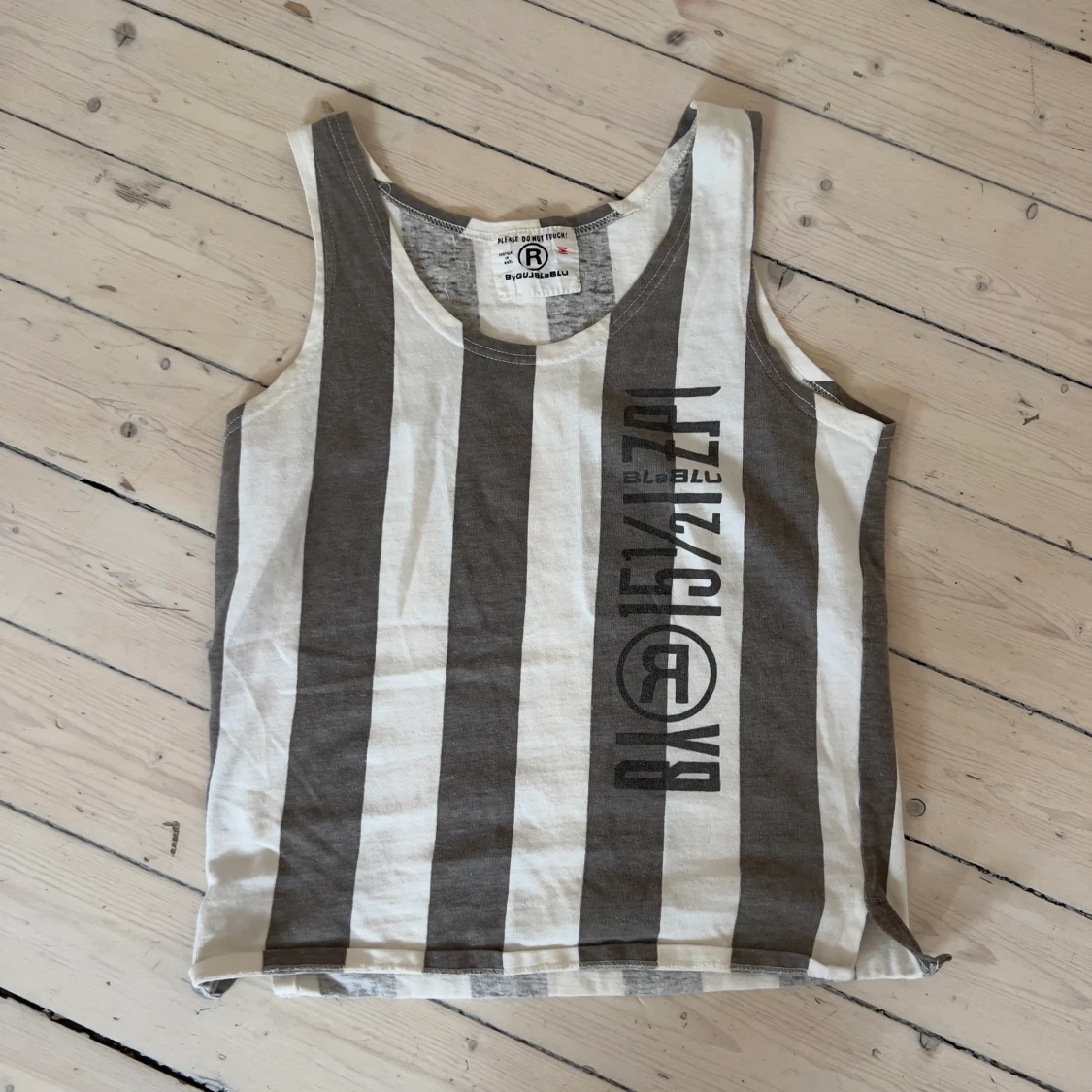 Randigt Linne med tryck