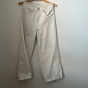 Jeans med stretch - Samfraktar gärna. Kan mötas i Sthlm. Pruta om något känns dyrt! :)