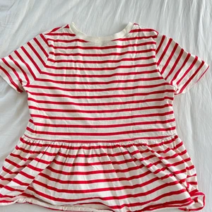 Randig tröja från Zara - Randig topp från Zara! Använd 1 gång dvs nytt skick. 💞