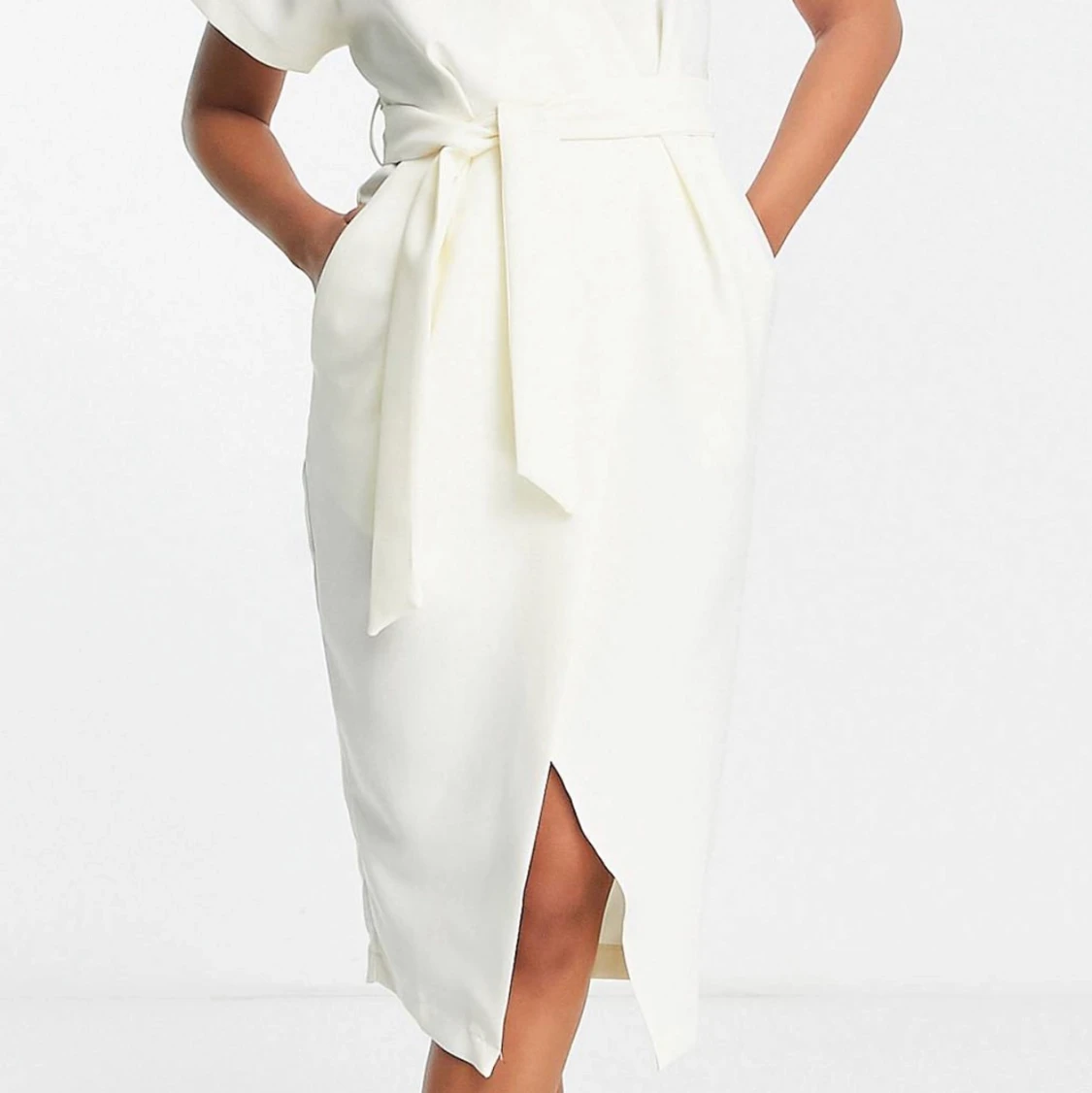 Vit elegant klänning från ASOS  - 90