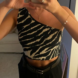 Mönstrad topp - Använt kanske två gånger, i mycket gott skick 🫶🏻