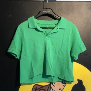 Grön tröja stl L - Grön tröja i skönt stretch-material