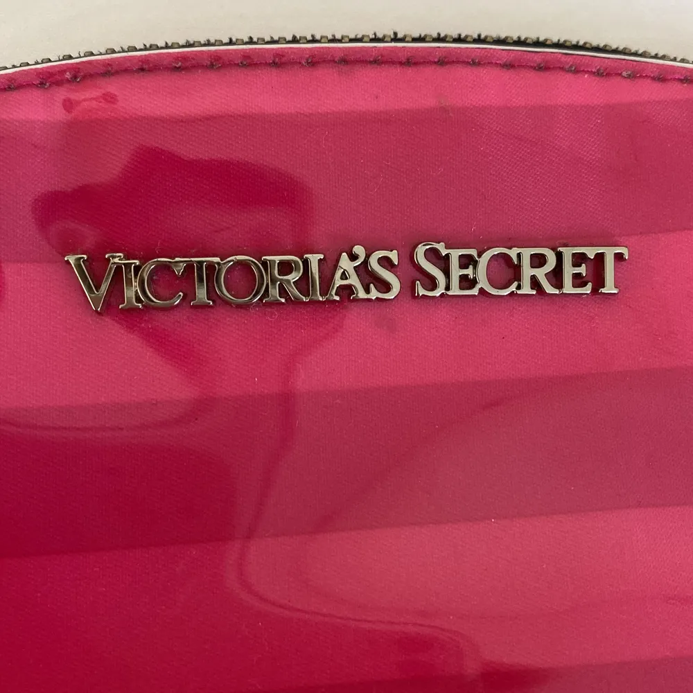Neccessär från Victoria’s secret. Inköpt i London år 2014. Accessoarer.