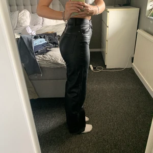 Skinnbyxor  - Skinnbyxor från hm i strl 36 🤍