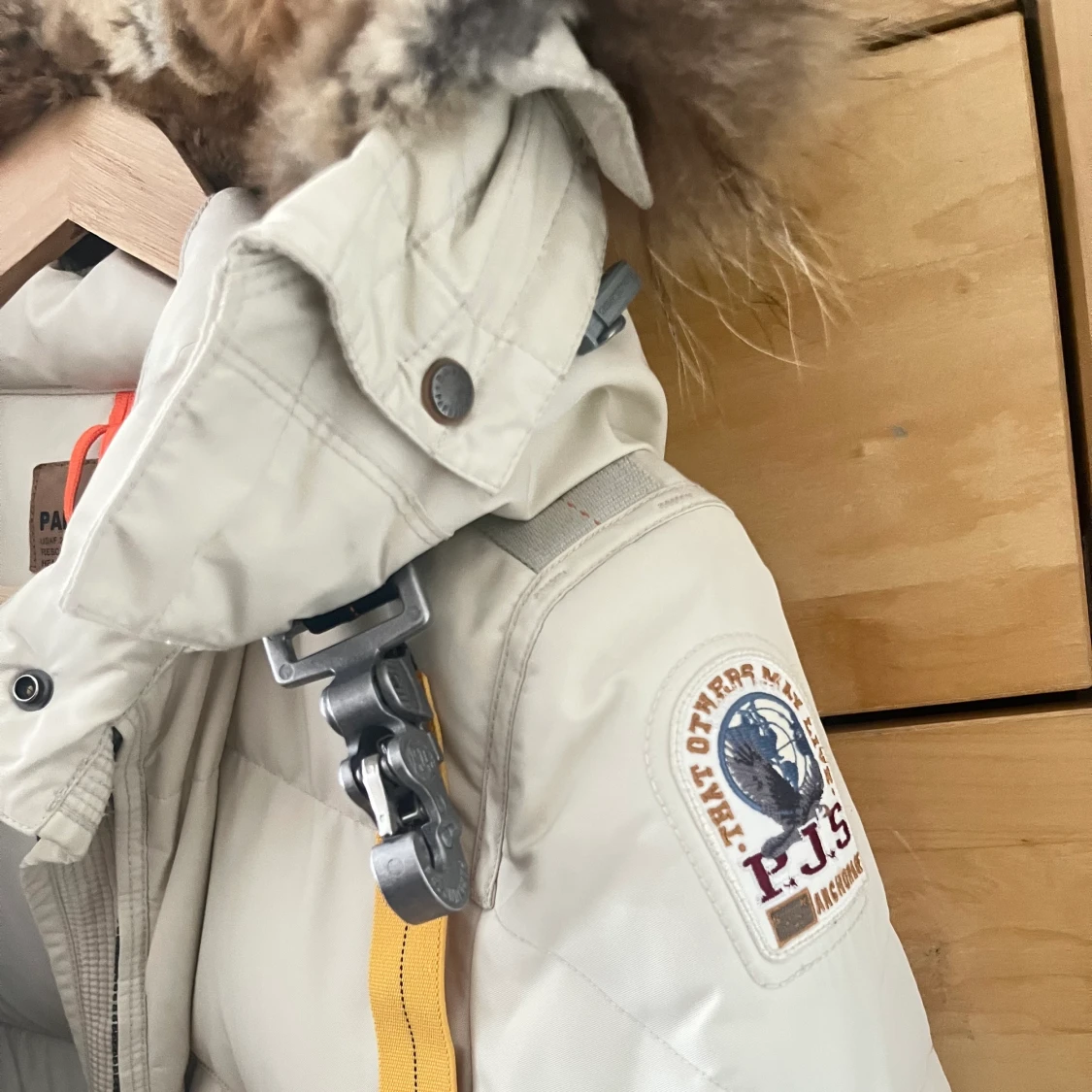 Parajumpers Longbear Storlek S (Vit/ ljus beige)  - 90