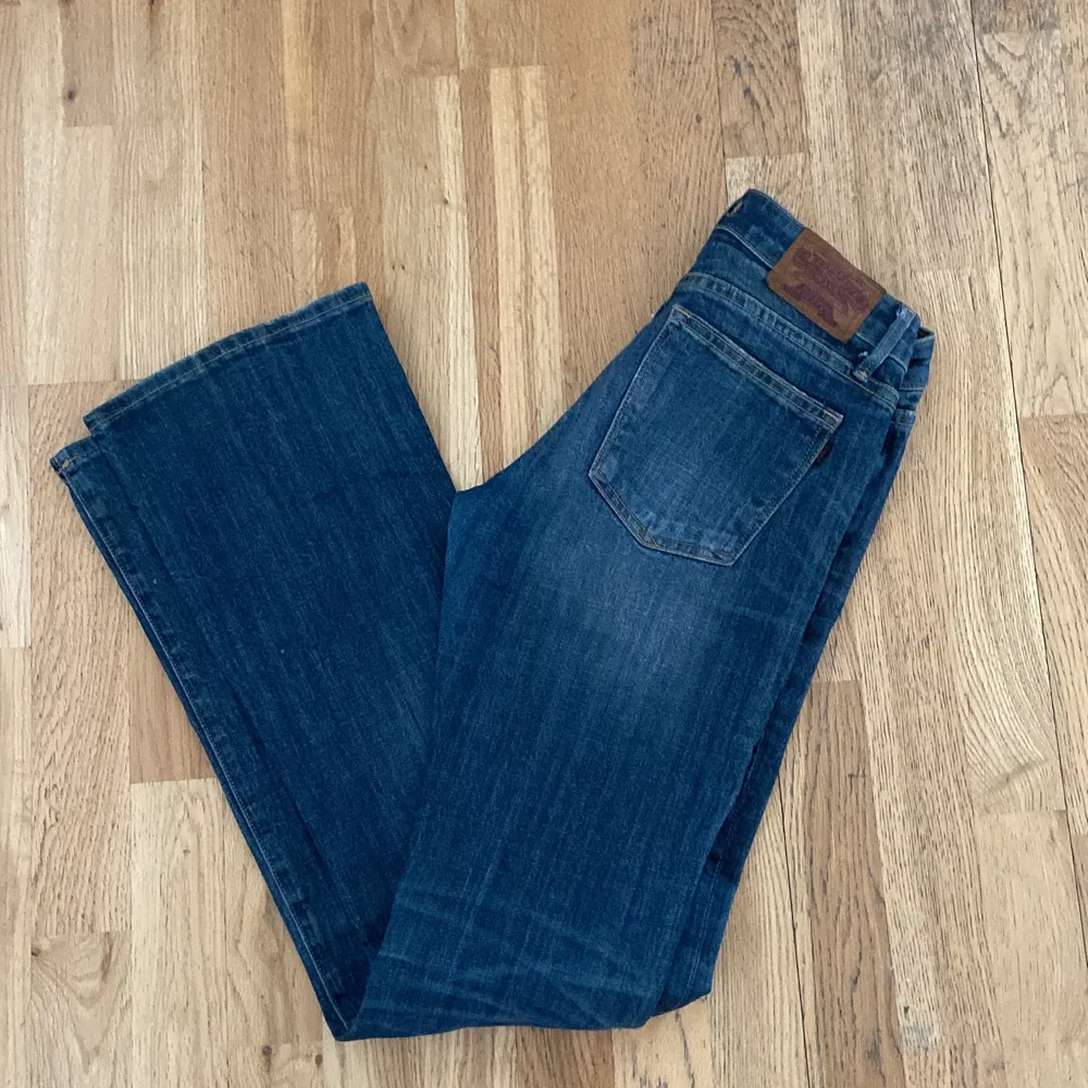 Nästan oanvända ”Crocker jeans” från JC Low waist W:27 L33 ”REP BOOT” fit. Jeans & Byxor.