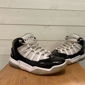 Jordan 11 - Använda, bra cond. 