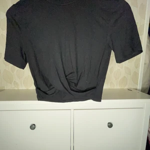 Topp - Säljer denna top i storlek S för att den är lite förliten för mig