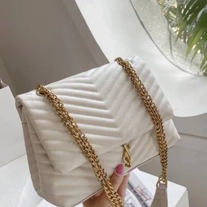 Vit väska  - Vit fin väska 