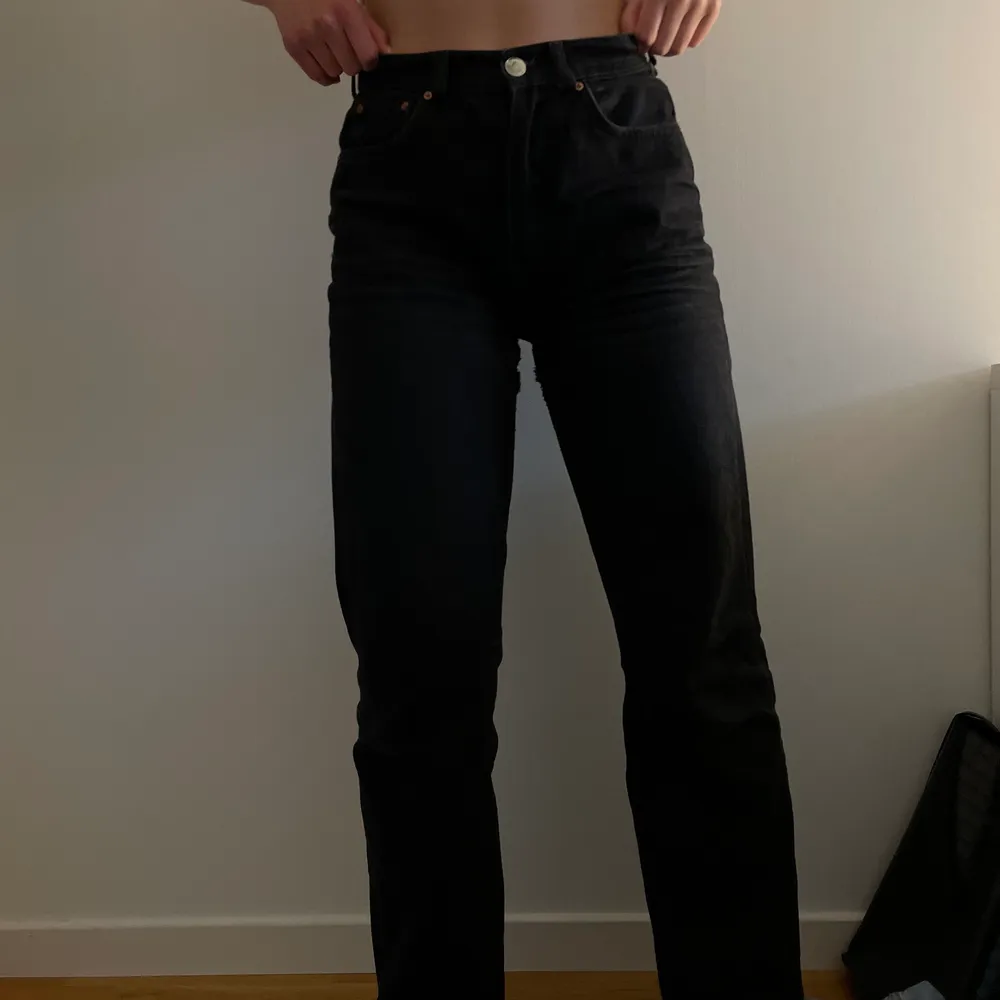 supersköna jeans i bra skick och knappt använda, strl 36. Jeans & Byxor.