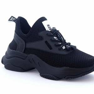 Steve Madden Sneakers - Köpt fel storlek, köpt via zalando, använd max 2 gånger.  Köpte för orginal priset, säljer för 800kr. 