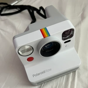 Polaroidkamera - Fick i julklapp men har ingen användning för, helt nyskick. Frakt ingår!  