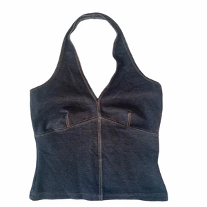 Halterneck topp! - Tycker om väldigt mycket men är tyvärr lite för liten för mig:( 