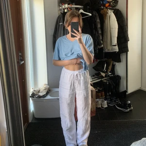 Chelsea linnebyxor - Säljer mina ny inköpta fina linnebyxor i storlek XS då jag beställde flera storlekar. Dom är bara använda en gång och har inga tecken på användning. Inte tvättade. Skicka bud privat! Jag är 162 och har XS/S i kläder