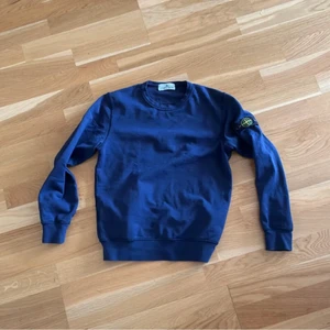 Stone island tröja 800kr Strl152 - Oanvänd och är för liten för mig