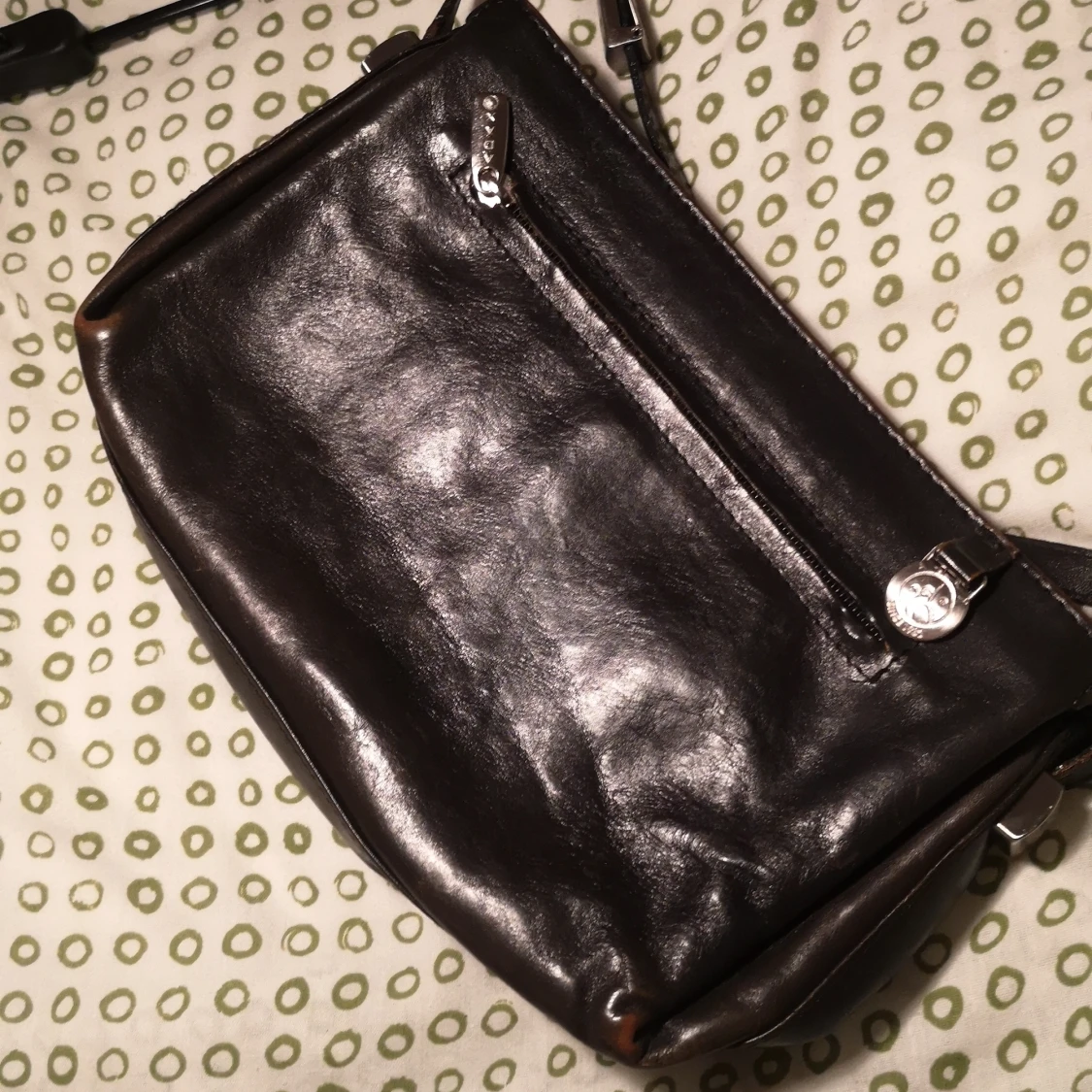 Svart skinn väska  - 90