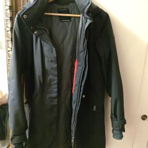 Didriksons vinterparka  - Använd, men i fint skick! Vinterparka i dammodell