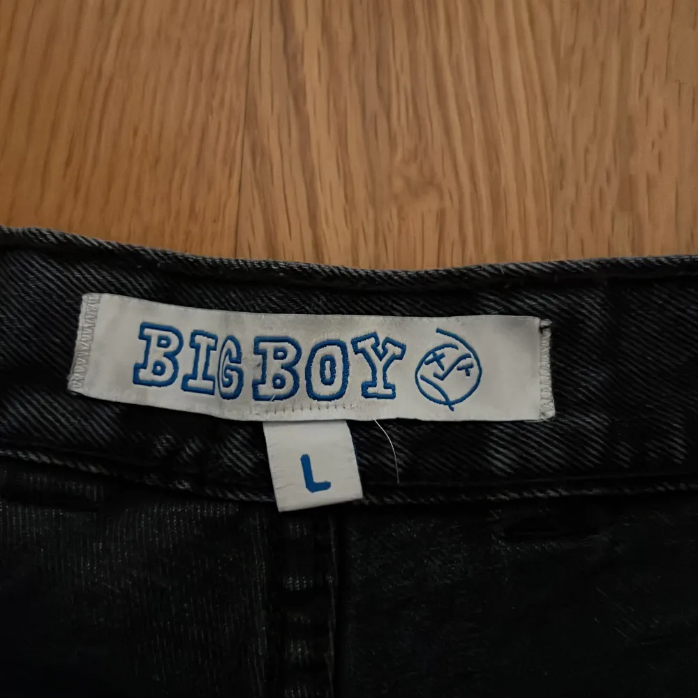 Ett par big boy jeans i storlek L Andvända en gång   . Jeans & Byxor.