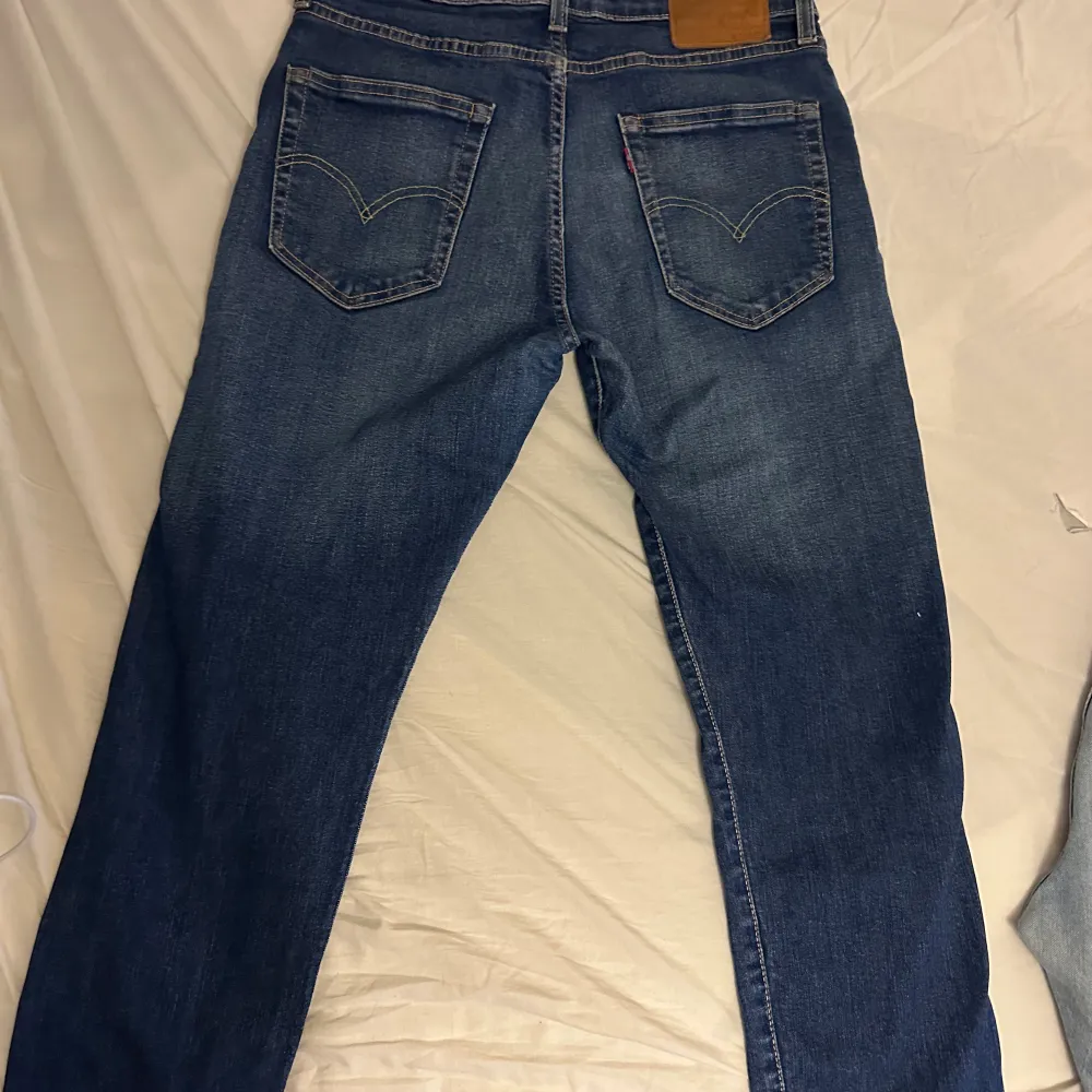 Levis jeans i riktigt bra skick Strl 33W 32L. Jeans & Byxor.