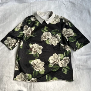 Blus 🪷 - Blus med krage 🪷