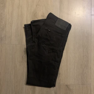 Lee jeans - Väldigt fina lee jeans i nyskick! Storlek 32/33, men mer som storlek 28/33