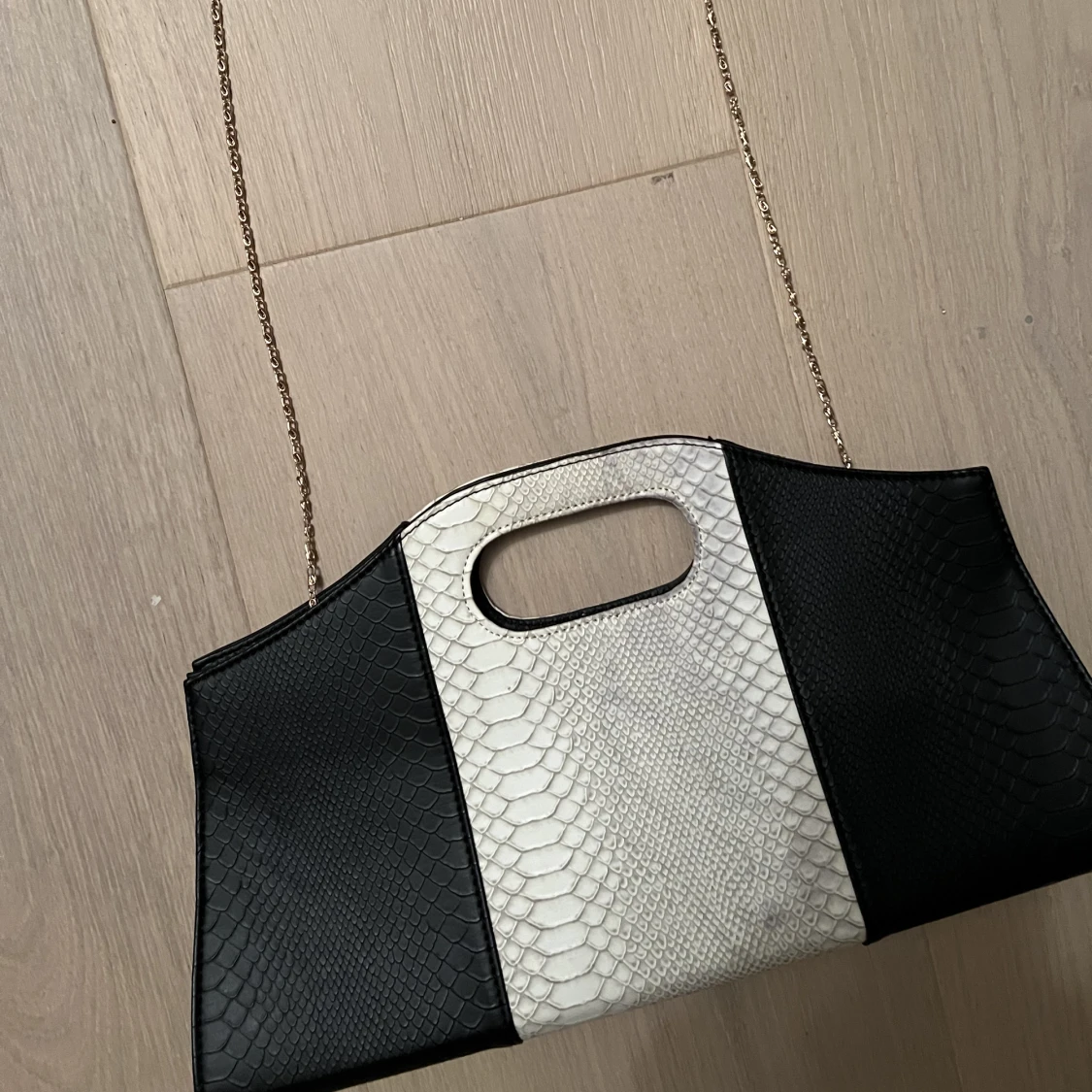 KUVERVÄSKA KFRÅN NEW LOOK 🤍🖤 - 91