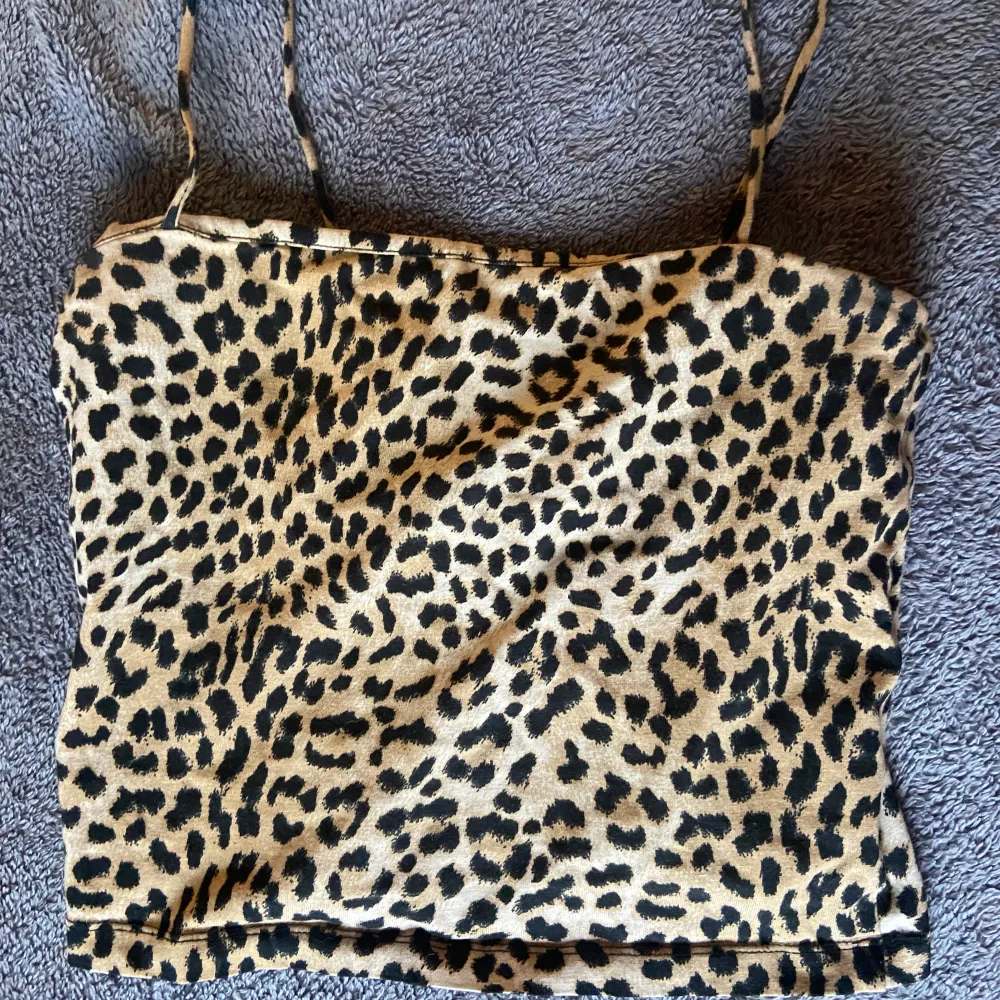 Leopard linne från ginatricot i bra skick. 50kr inkl frakt. Toppar.