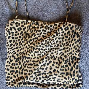 Leopard linne från ginatricot i bra skick. 50kr inkl frakt