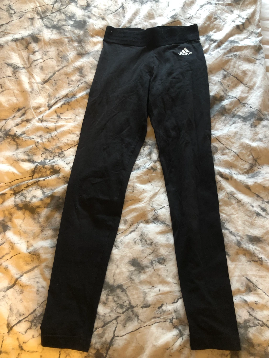 Adidas träningsbyxor