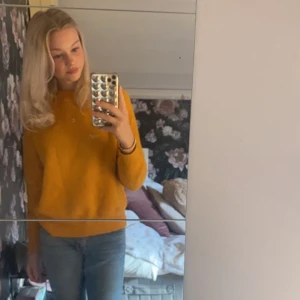 Stickad tröja  - En super fin stickad tröja från Zara, fråga för fler bilder🥰 