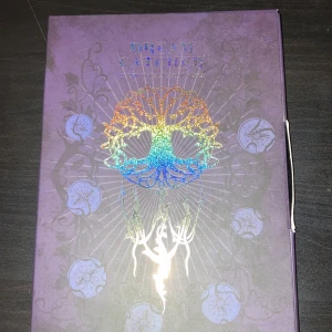 dreamcatcher kpop album - kom privat för fler bilder, vill bli av med många av mina albums just nu. köparen står för frakt, 30-50kr ungefär. photocard inkluderat!