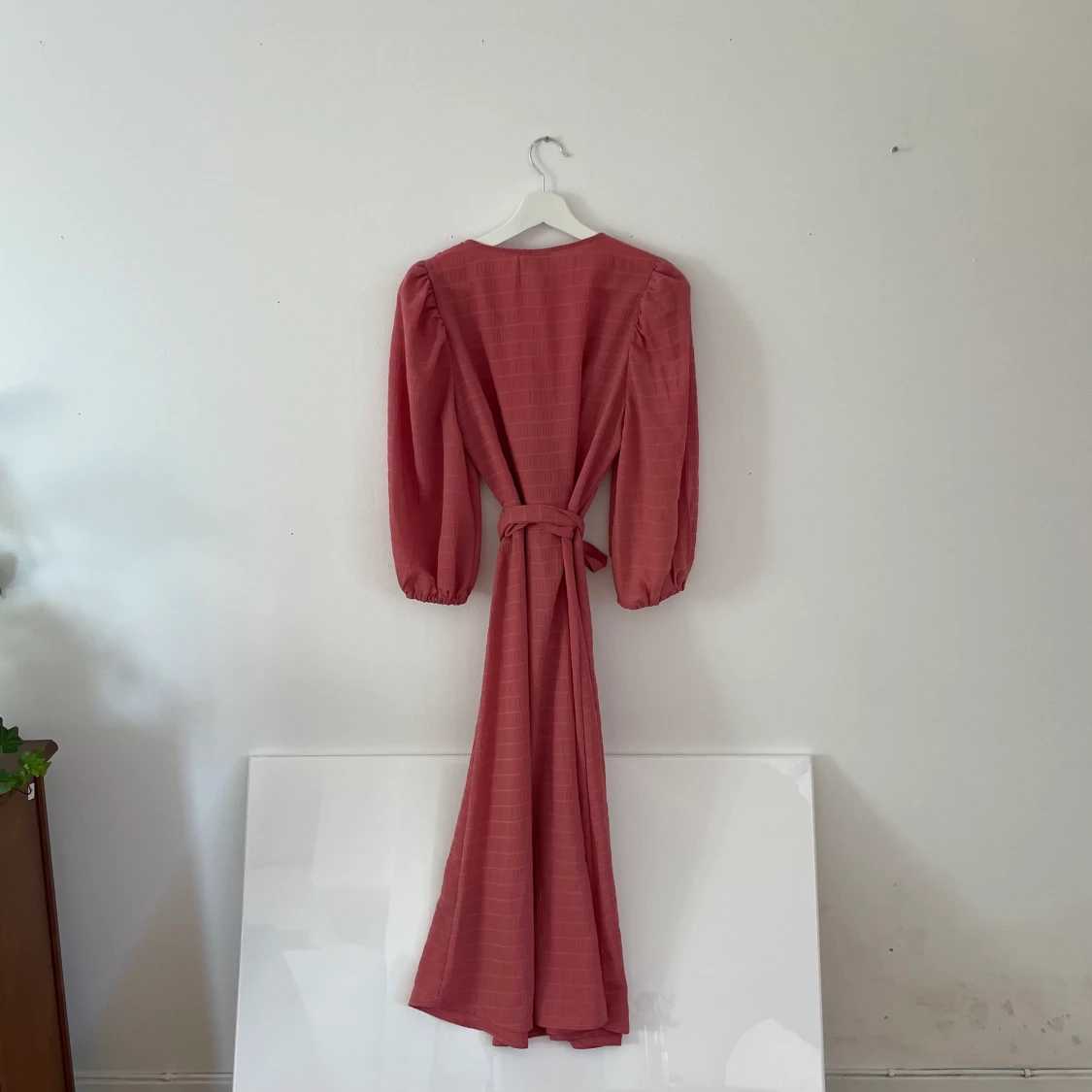 Fin klänning / Wrapklänning / Balklänning i Dämpad rosa - 91