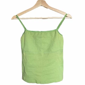 Linne  - GRÖNT LINNE FRÅN SPORTSGIRL       SKICK: Tröjan är i bra skick och har inga defekter. 