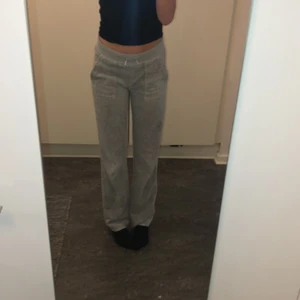 Jucy byxor  - Helt nya jucy byxor som är använda Max 3 gånger,jättefint skick men tyvärr lite för stora för mig 