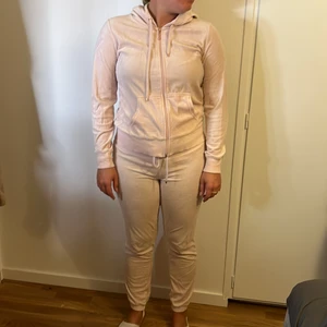 mjukisdress - väl använt! 