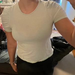 puffärm tröja - en grön puffärm tröja från h&m i storlek XS